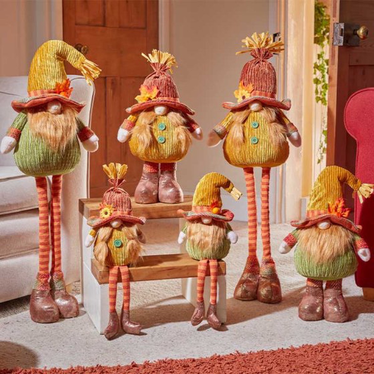 Mr Straw - Standing