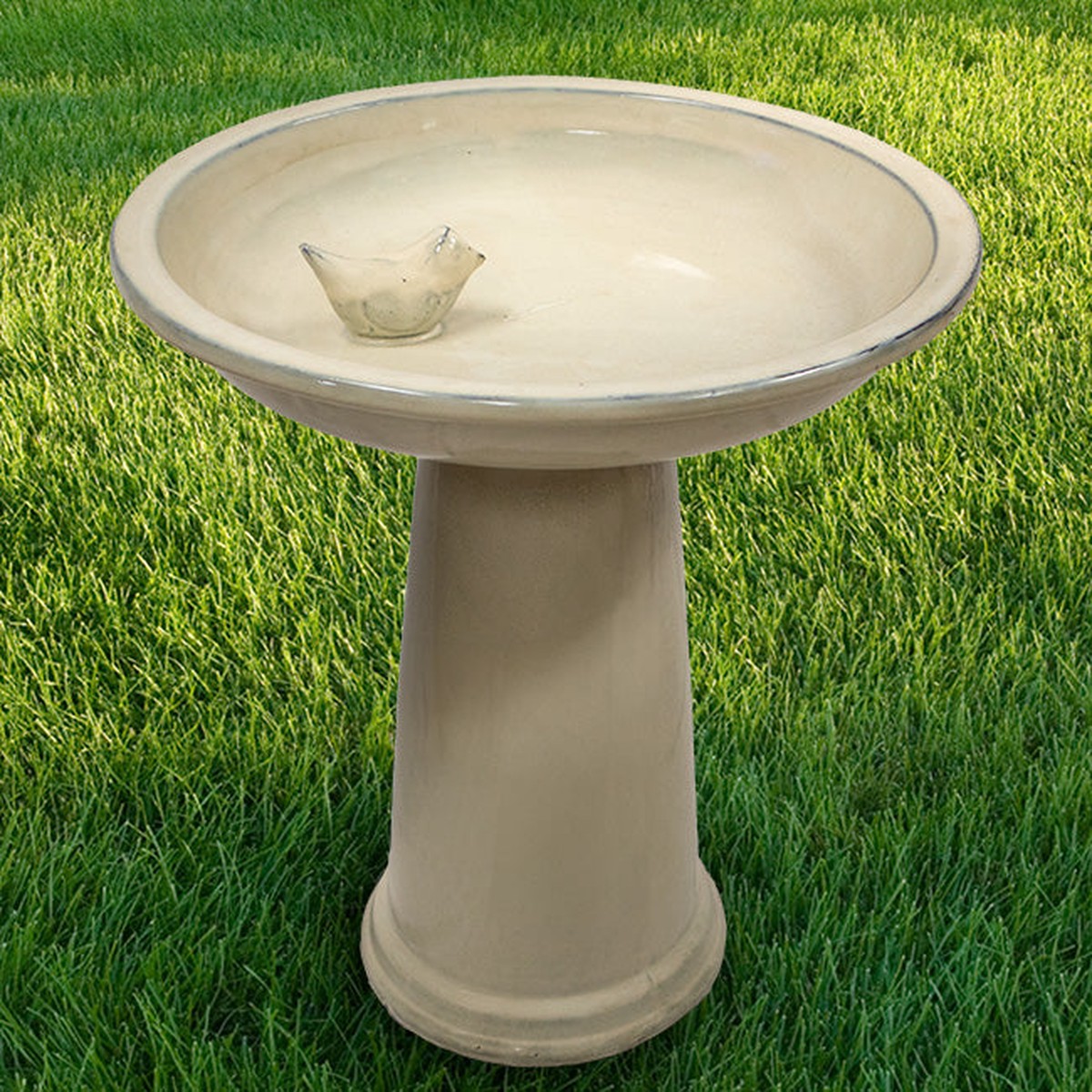 Bird bath ceramic on  foot cream