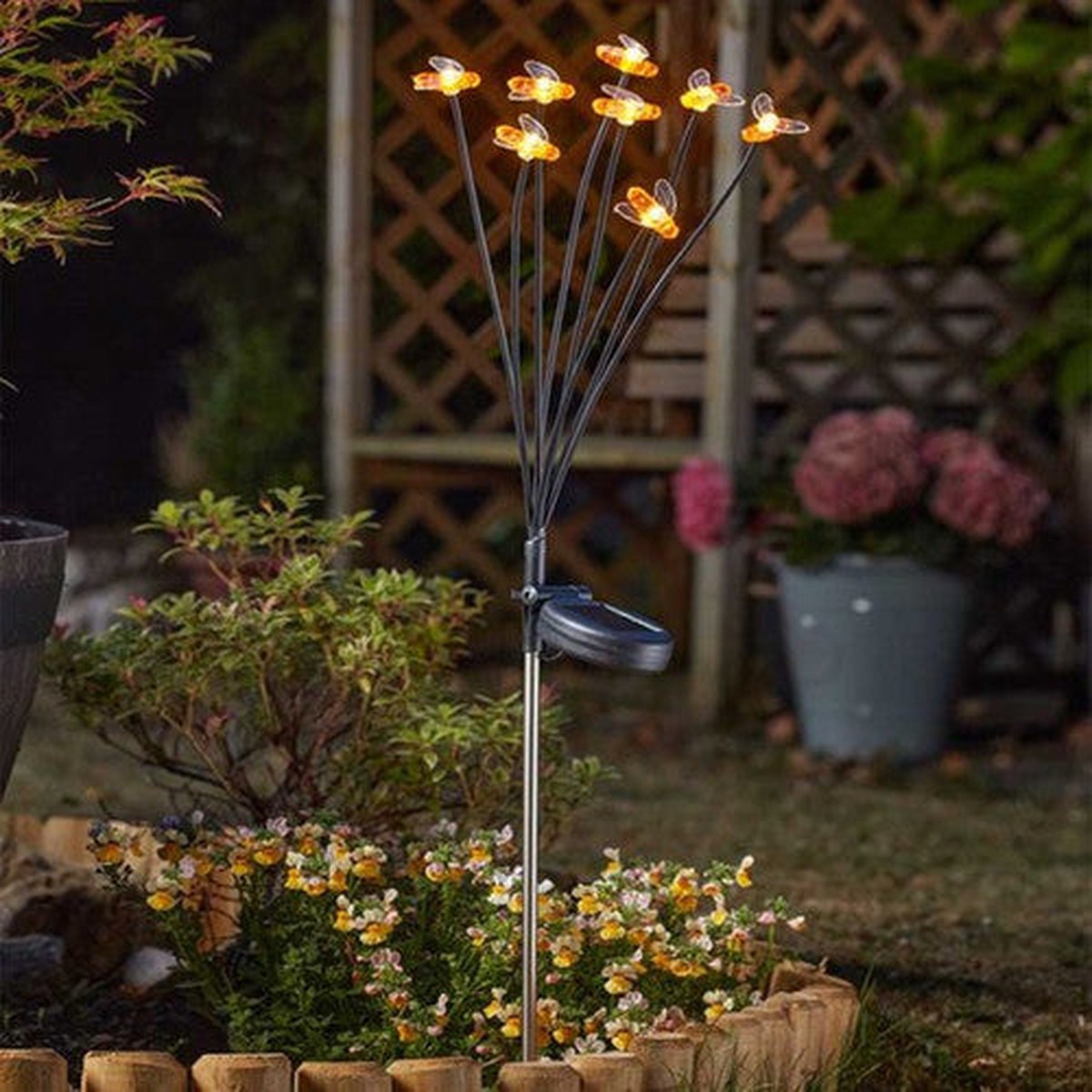 Smart Solar 8-Stem BeeLights Stake Light